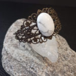 bracelet laiton howlite Bracelet filigrane avec cabochon d'howlite
