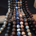 bracelets MET10 Bracelets en perles de 10mm, montés sur fil tressé avec fermoir en acier inoxydable